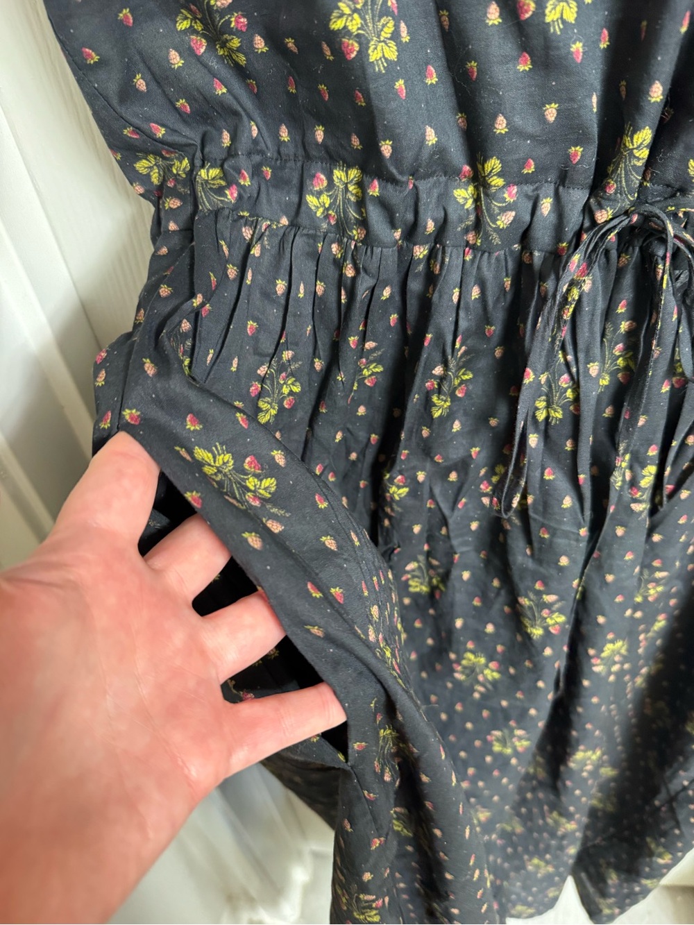 Christy Dawn Simple Dawn Dress — Noir Strawberry Large - Picture 2 of 11